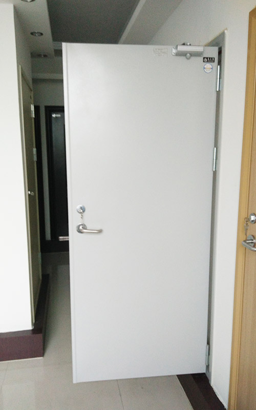 鋼質防火門